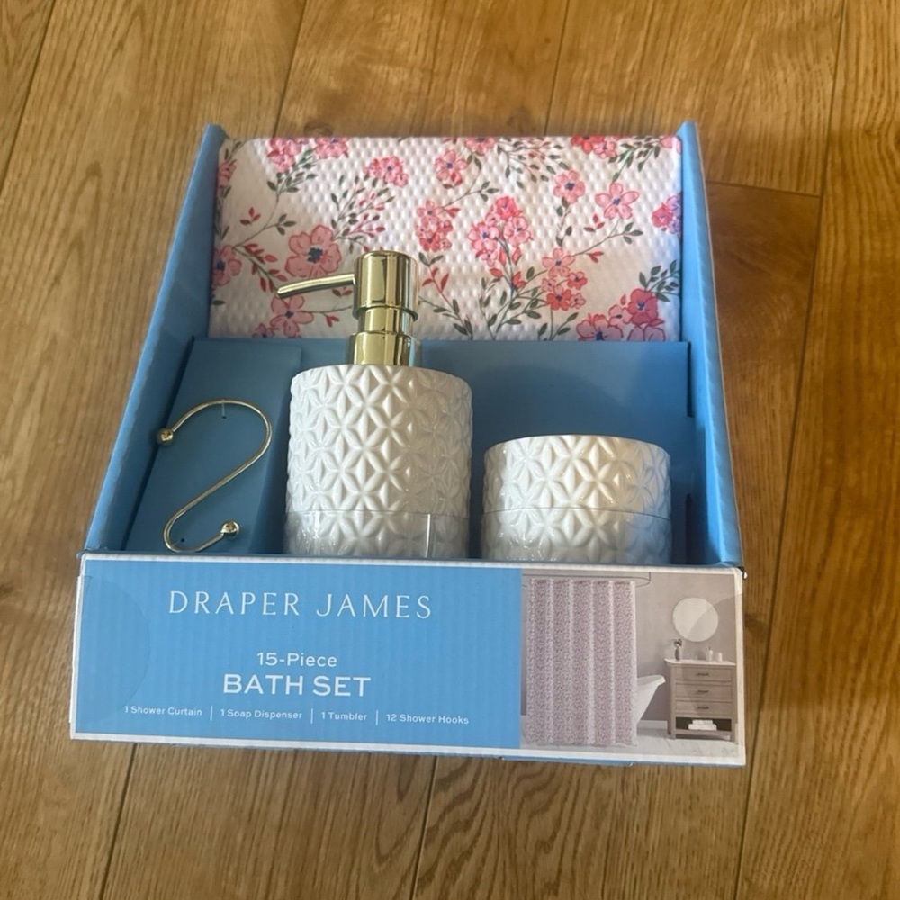 Draper James Pink Patterned Shower Curtain 15 Piece Set